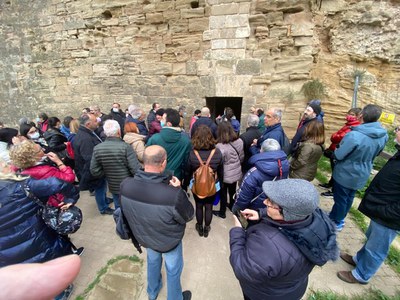 La tinent d'alcalde Jordina Freixanet ha participat en l'itinerari presencial pel turó de la Seu Vella.