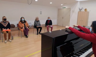 La iniciativa de les corals al Centre Històric i la Mariola fomenta la convivència i les relacions comunitàries i s’obra al conjunt de la ciutadania.….