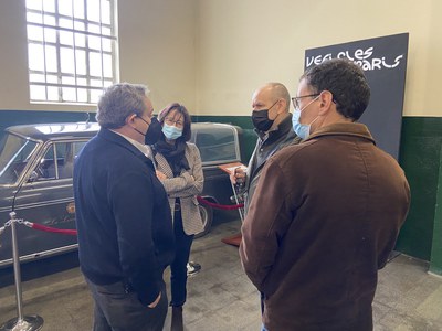 La tinenta d'alcalde Montse Pifarré i el regidor Jaume Rutllant han visitat aquest dimarts la peça del trimestre, que inclou una carrossa funerària d….