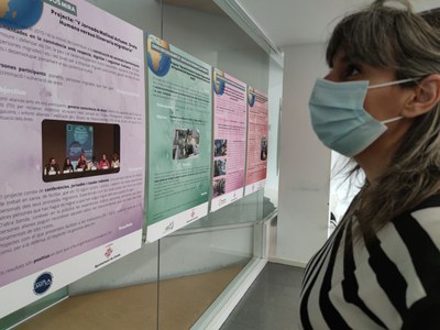 Uns panells informatius permeten conèixer a grans trets el contingut dels projectes realitzats.