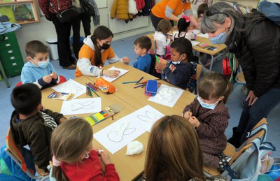 La regidora d'Educació, Sandra Castro, ha destacat que la voluntat de la Paeria amb aquests casals és que les famílies puguin conciliar la vida labor….