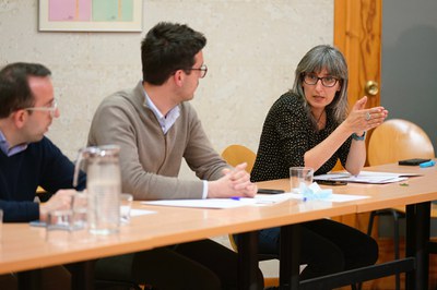 El regidor Xavi Palau i els tinents d'alcalde Toni Postius i Sandra Castro, durant la reunió.