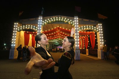 Els Camps Elisis es transformen aquest cap de setmana en el 'real de la feria' andalusa.
