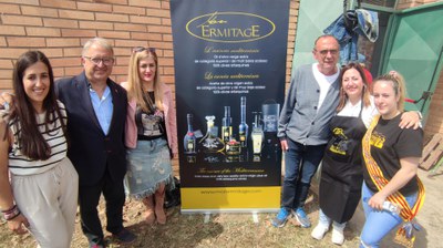 El paer en cap i el tinent d'alcalde han estat acompanyats per membres de l'associació veïnal.