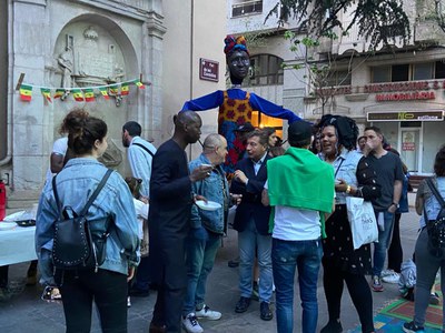 Els regidors de la Paeria han fet pinya amb la comunitat senegalesa de Lleida.