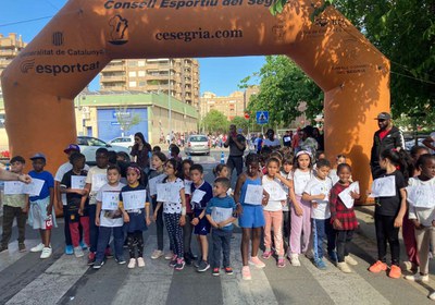 Sortida de les curses que s'han fet aquesta tarda a la Mariola per dinamitzar el barri i promoure hàbits saludables.