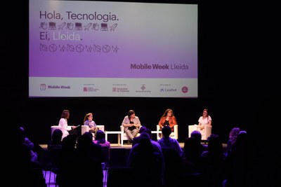 Taula rodona amb Karina Gibert, directora del centre d’investigació d’intel·ligència artificial de la UPC, Magda Valls, directora de l’EPS (UdL) i Bi….