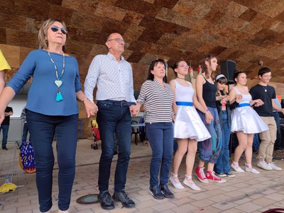 L'alcalde, Miquel Pueyo, en el concurs de colles sardanistes de Lleida de la Festa Major.