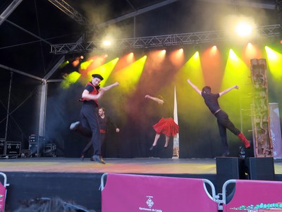 El festival folklóric ha comptat amb la participació de la companyia basca Kukai Dantza.