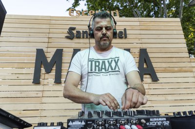 Pepe Valero & BDJ a l'escenari San Miquel. La Glorieta AM+, als Camps Elisis, en el marc de la Festa Major de Lleida.