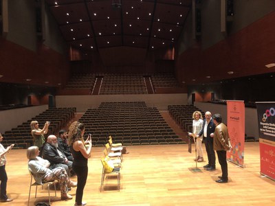 Es faran un total de 6 actuacions que seran gratuïtes als barris de Joc de la Bola, Clot de les Granotes, Universitat, Balàfia, Noguerola i Partida M….