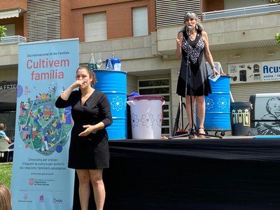 La tinent d'alcalde Sandra Castro ha recordat la tasca transversal que fan les regidories de la Paeria amb les famílies i els infants.