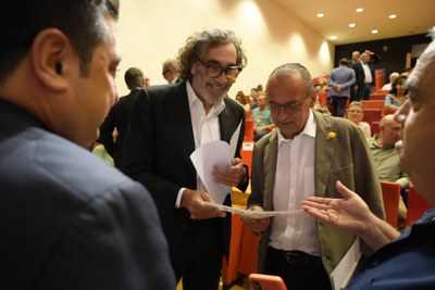 El pregoner, Tatxo Benet, amb Pueyo abans de l'acte.