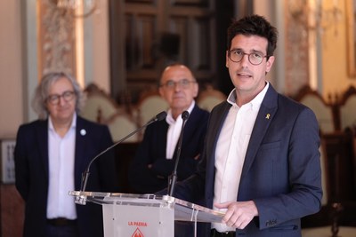 Toni Postius explica la restauració de les muralles..