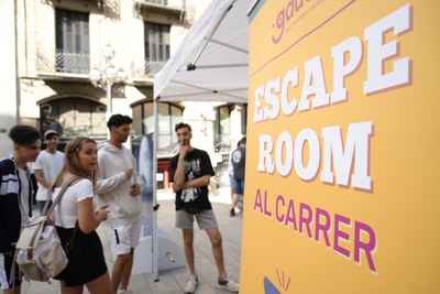 Els participants ho han fet en grups de 5 joves d'entre 12 i 25 anys.