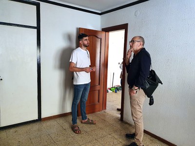Morros i Rutllant han visitat avui l'habitatge que s'incorpora al projecte de masoveria urbana.