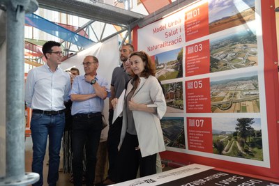 Pueyo, Postius i Conesa visitant la mostra.