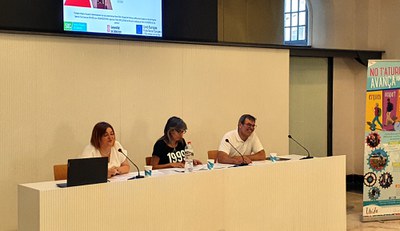 La tinent d'alcalde Sandra Castro i el regidor David Melé han presentat la jornada.