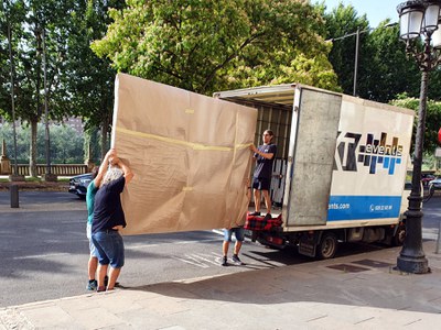 El quadre ha estat transportat aquest matí del Museu al Palau de la Paeria.