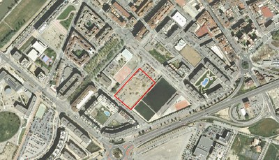 El solar que se cedeix a Cappont per bastir l'institut del barri..