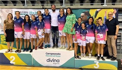 Regidors i organitzadors amb els voluntaris que han col·laborat en l'organització del Campionat d'Espanya.