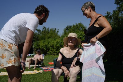 Usuaris/se de totes les edats s'han banyat aquest diumenge per donar suport a la investigació sobre l'esclerosi múltiple.