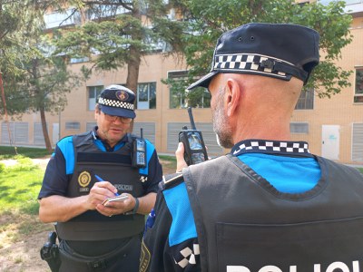 Tots els efectius del cos de policia local disposen, a partir d’avui, d’una emissora connectada a la xarxa Rescat.