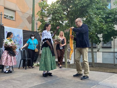 Els regidors han imposat les bandes i faixes a pubilles i hereus.