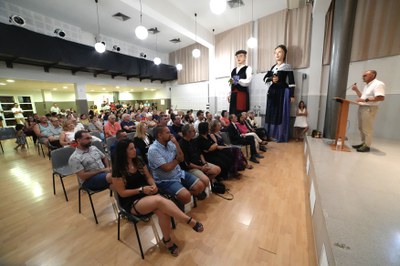 El paer en cap, Miquel Pueyo, ha compartit amb els veïns i veïnes de Raimat l'inici de la festa major de l'EMD.