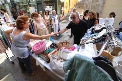 Pueyo saluda una de les paradistes.