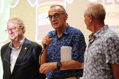 L'alcalde ha adreçat unes paraules als assistents.