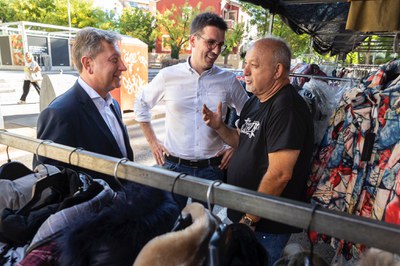 El Parking Day vol recuperar l'espai urbà que ocupen les places d'estacionament dels vehicles.