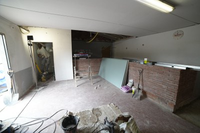 Treballs per condicionar les instal·lacions de la UE Gardeny al barri de la Mariola.