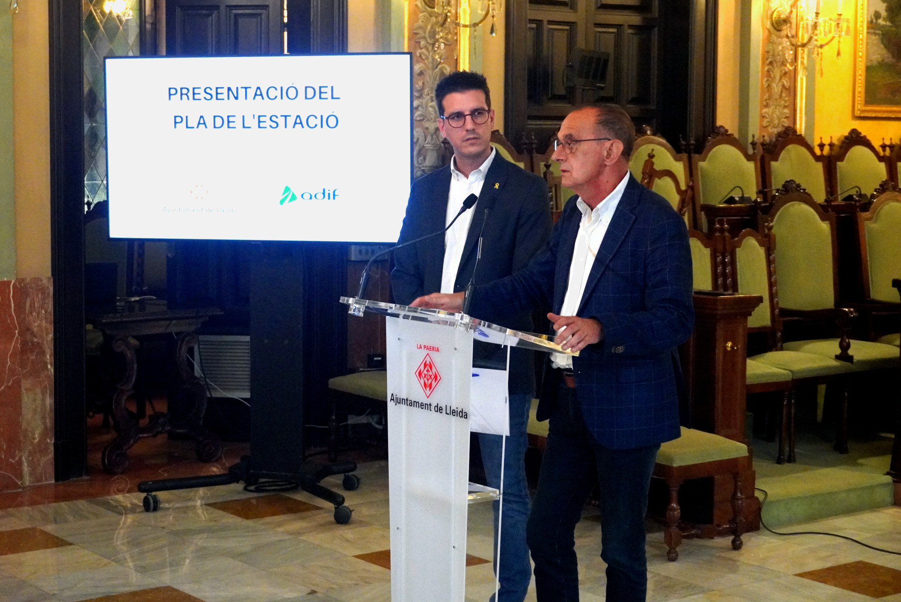 El Paer en Cap, Miquel Pueyo, i el primer tinent d'alcalde, Toni Postius, han presentat avui les novetats del Pla de l'Estació