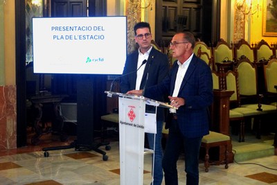El Paer en Cap, Miquel Pueyo, i el primer tinent d'alcalde, Toni Postius, han presentat avui les novetats del Pla de l'Estació.