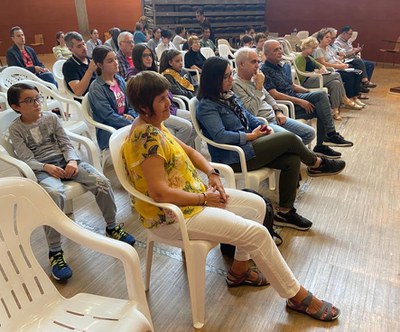 La tinent d'alcalde Jordina Freixanet ha assistit a la jornada participativa sobre el futur del barri de la qual també és regidora.