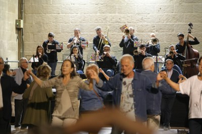 La ballada de la plaça Paeria ha estat a càrrec de la cobla Tàrrega.