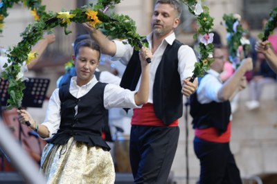 L'Esbart Arrels de Lleida ha convidat enguany a l'Esbart Es Corbilhuers de Les.
