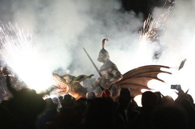 El Drac Espurna de Calafell, un dels convidats a la Gran Nit de Foc.
