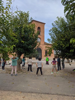 Les caminades s’adrecen al públic en general per millorar el seu estat físic, tenir un espai de relació i lleure i fomentar la interrelació i la soci….