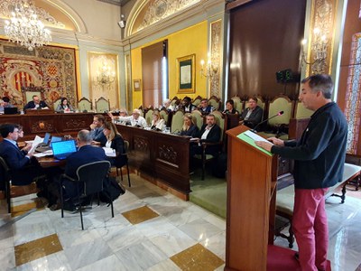 David Coca, vicepresident primer de l'associació de veïns de Terme de Grealó i Quatre Pilans, ha intervingut al ple per debatre la moció presentada pel PSC