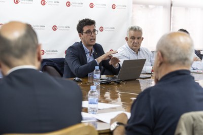 El primer tinent d'alcalde, Toni Postius, ha participat avui al ple de la Cambra de Comerç.