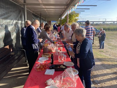 Al matí ha tingut lloc l'esmorzar popular, també al local de Rufea.