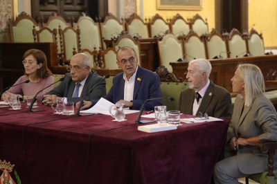 L'alcalde ha presentat l'acte.