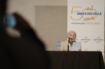 L'escriptora Rosa Fabregat ha estat encarregada de fer la glosa de l'acte.