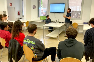 Taller “I jo et dic que no!" - Deep fakes i altres intel·ligències artificials”, conduït pel col·lectiu artístic Taller Estampa, per generar imatges ….