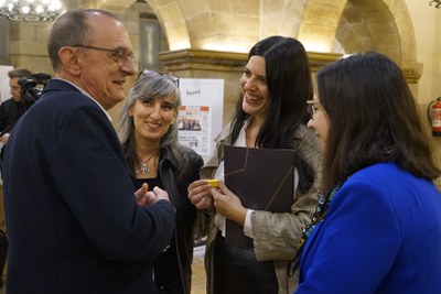 El paer en cap, Miquel Pueyo, amb les tinents d'alcalde Jordina Freixanet i Sandra Castro, i l'advocada Carla Vall.