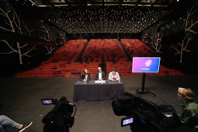 El Teatre de la Llotja acollirà el proper 30 de novembre la gala en què es donaran a conèixer els guardonats i les guardonades..