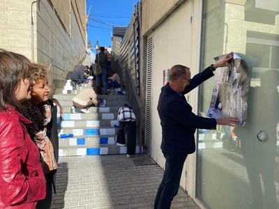 El paer en cap contempla imatges dels indrets on poder realitzar les intervencions d'aquest programa.