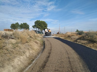 Imatge dels treballs de millora d'un dels camins de l'Horta on s'actua.